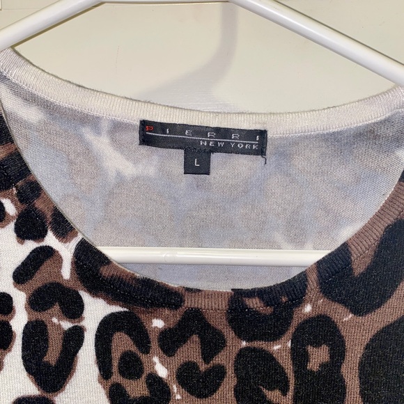 Leopard Print sleeveless top - Picture 3 of 3